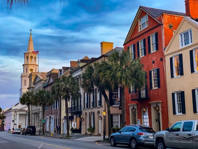 Charming Street of Charleston South Carolina taken by leonel-heisenberg-