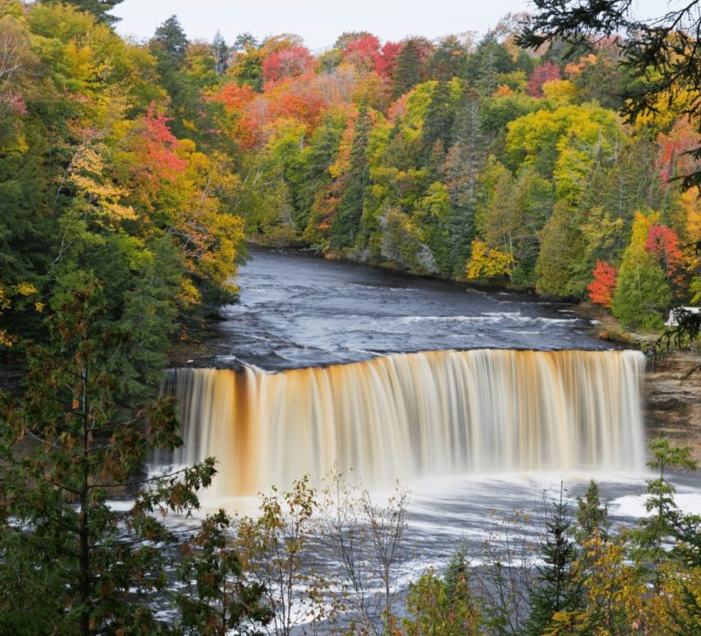 The 11 Best Places to Enjoy Fall Colors in Michigan