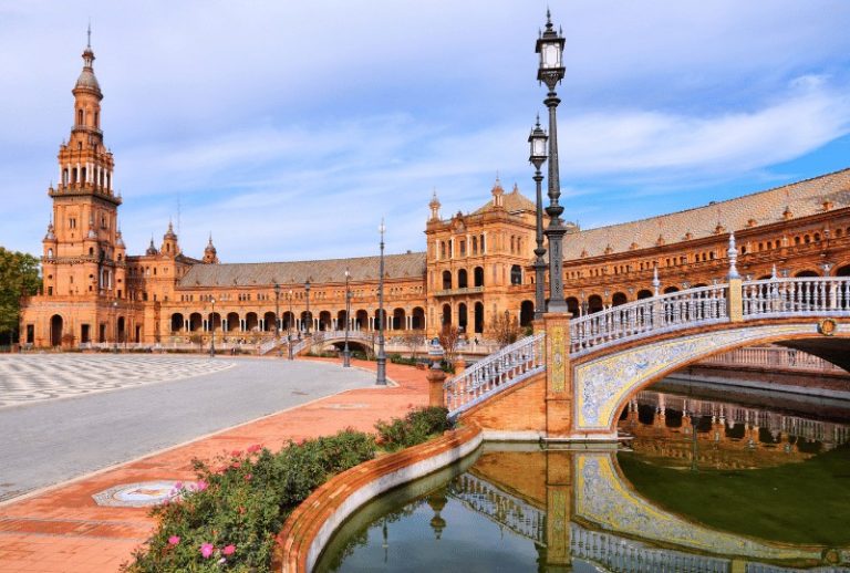 Best Seville Vegan Guide: Where to Eat & Explore 2024 - Veggies Abroad