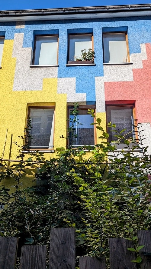 a colorful geometric pattern home in hamburg